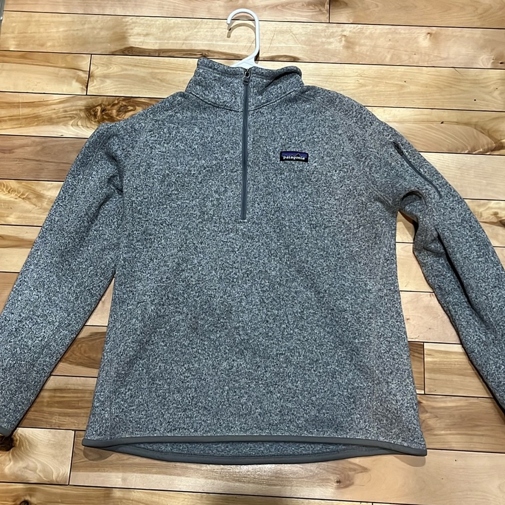 Grey Patagonia half zip sweater women’s large
